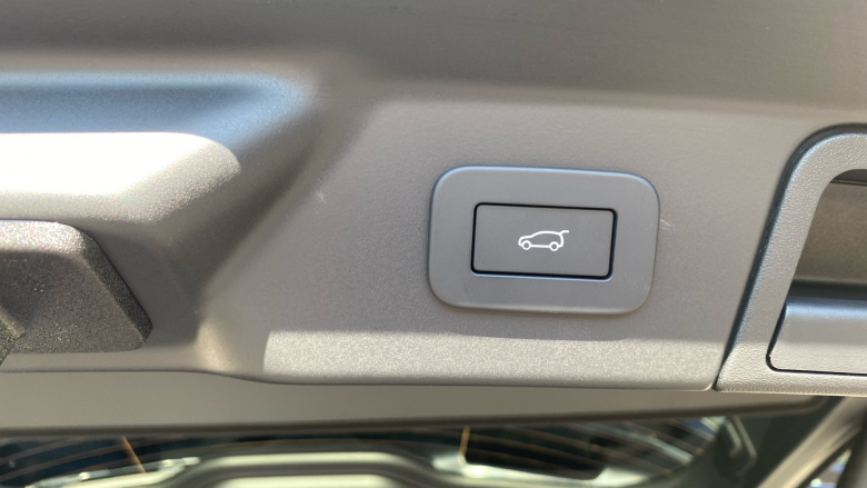 Land Rover Range Rover Velar 2.0 D200 MHEV S 5dr Auto Diesel Estate